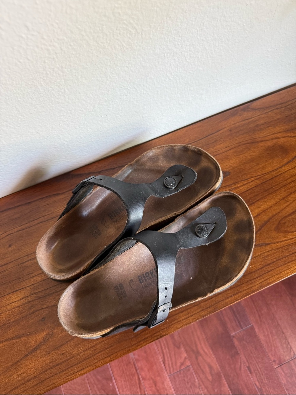 Birkenstock Gizeh Birko-Flor Black Leather Sandals Women’s USA Size 7-7.5